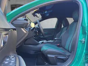PEUGEOT 208 1.2 Hybrid Envy