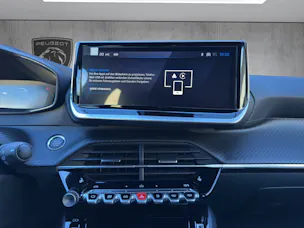 PEUGEOT 208 1.2 Hybrid Envy