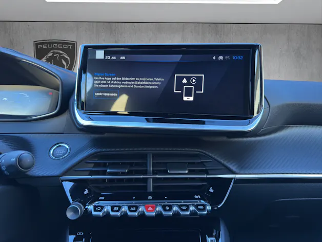 PEUGEOT 208 1.2 Hybrid Envy