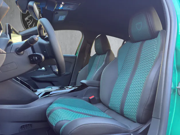 PEUGEOT 208 1.2 Hybrid Envy