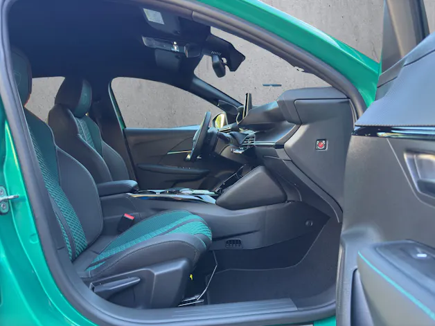 PEUGEOT 208 1.2 Hybrid Envy