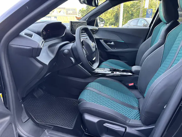 PEUGEOT 2008 1.2 Hybrid 145 Envy