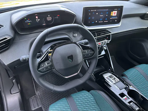 PEUGEOT 2008 1.2 Hybrid 145 Envy