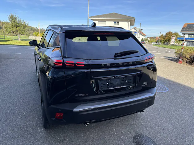 PEUGEOT 2008 1.2 Hybrid 145 Envy