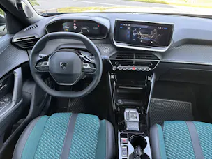 PEUGEOT 2008 1.2 Hybrid 145 Envy