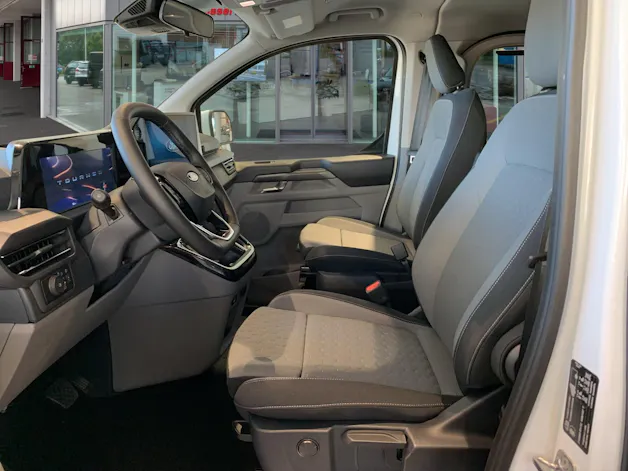 FORD Tourneo C Bus 320 L1 2.0 EcoBlue 170 Titanium