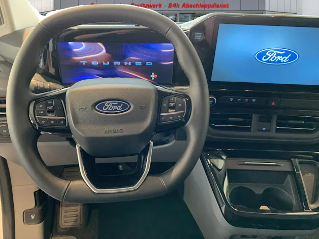 FORD Tourneo C Bus 320 L1 2.0 EcoBlue 170 Titanium