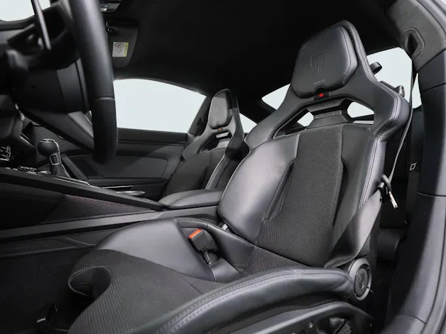 PORSCHE 911 GT3 mit Touring-Paket