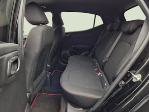 https://vehicle.imgix.net/4523670/f0bf7707-0e22-4b6e-b2b4-dcc458a74f62.jpg