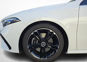 MERCEDES-BENZ A 220 4MATIC AMG Line