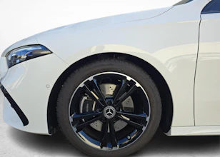 https://vehicle.imgix.net/4523674/825953c2-895a-4851-8a8e-ea30a574f152.png