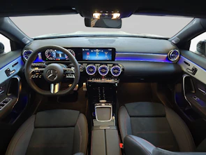 Fahrzeugbild MERCEDES-BENZ A 220 4MATIC AMG Line