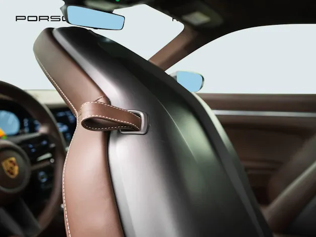 PORSCHE 911 Carrera 4S