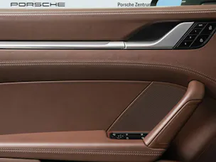 PORSCHE 911 Carrera 4S