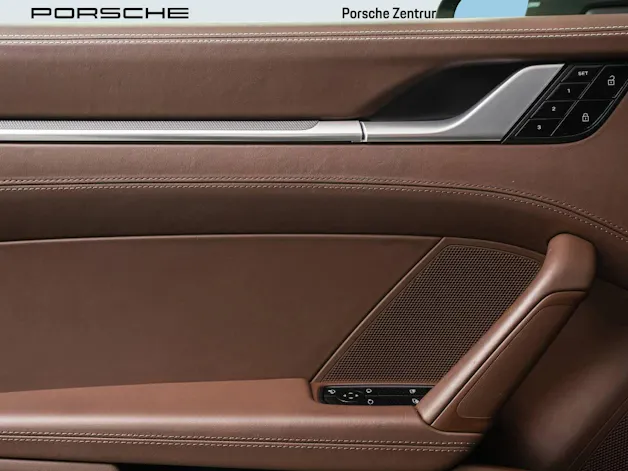 PORSCHE 911 Carrera 4S