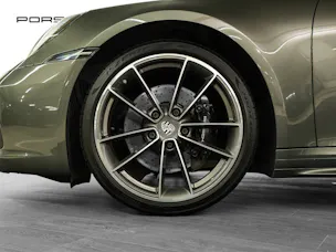 PORSCHE 911 Carrera 4S