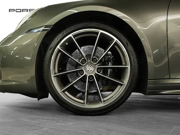 PORSCHE 911 Carrera 4S