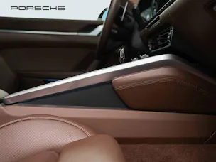 PORSCHE 911 Carrera 4S