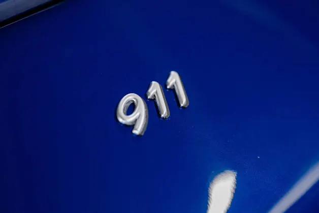 PORSCHE 911 Carrera 2 Coupé