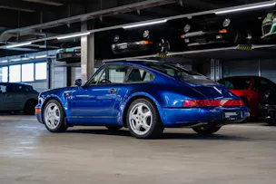 PORSCHE 911 Carrera 2 Coupé