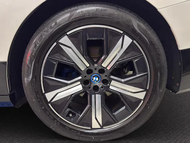 BMW iX xDrive40 SPORT