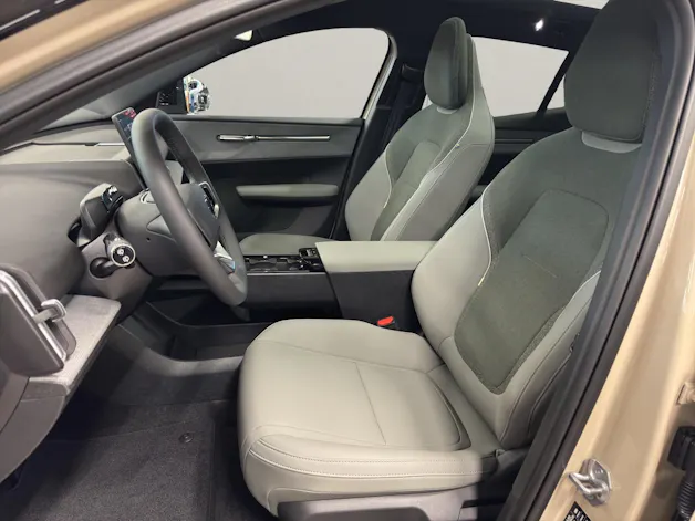 VOLVO EX30 CC E60 Twin Performance AWD