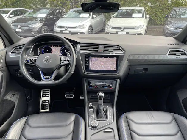 VW Tiguan 2.0 TSI R DSG*AHK*Leder*Schiebedach*Akrapovic*