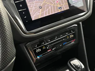 VW Tiguan 2.0 TSI R DSG*AHK*Leder*Schiebedach*Akrapovic*