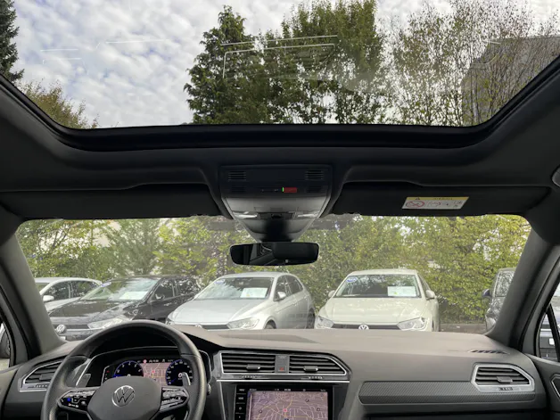VW Tiguan 2.0 TSI R DSG*AHK*Leder*Schiebedach*Akrapovic*