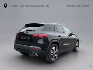 MERCEDES-BENZ GLA 200 Progressive