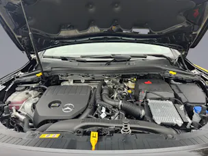 MERCEDES-BENZ GLA 200 Progressive