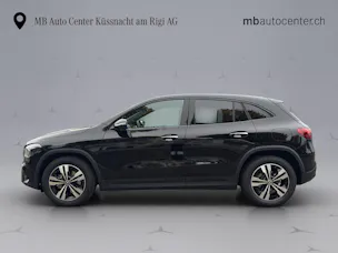 MERCEDES-BENZ GLA 200 Progressive