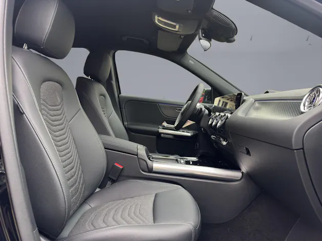 MERCEDES-BENZ GLA 200 Progressive