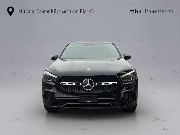MERCEDES-BENZ GLA 200 Progressive