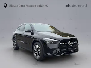 MERCEDES-BENZ GLA 200 Progressive