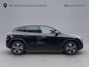 MERCEDES-BENZ GLA 200 Progressive