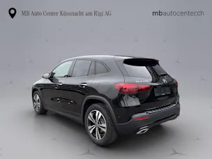 MERCEDES-BENZ GLA 200 Progressive