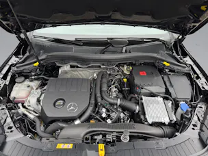 MERCEDES-BENZ GLA 200 Progressive