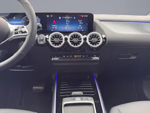 MERCEDES-BENZ GLA 200 Progressive