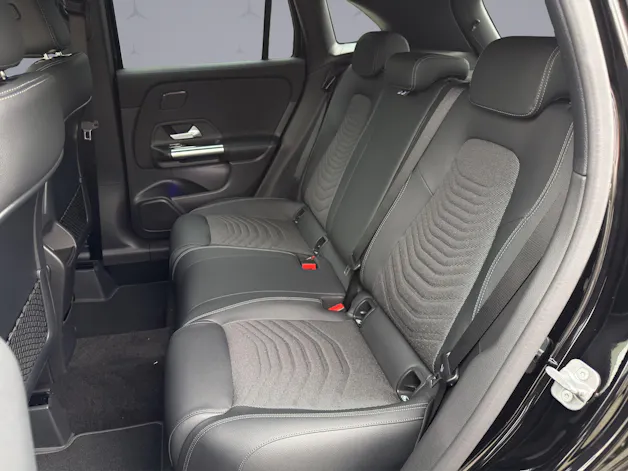 MERCEDES-BENZ GLA 200 Progressive