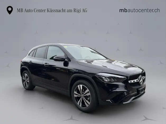 MERCEDES-BENZ GLA 200 Progressive