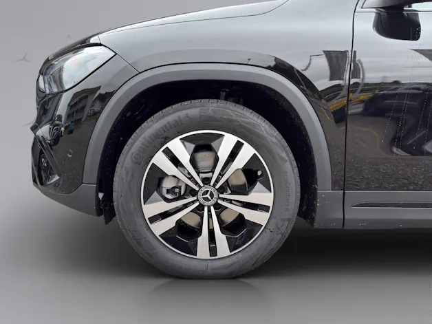 MERCEDES-BENZ GLA 200 Progressive