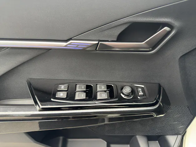 KGM Musso EV Blackline