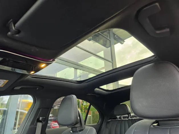 MERCEDES-BENZ E 200 4Matic AMG Line