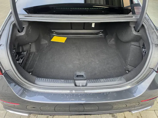 MERCEDES-BENZ E 200 4Matic AMG Line