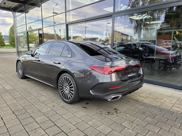 MERCEDES-BENZ E 200 4Matic AMG Line