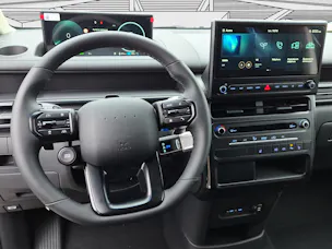 HYUNDAI Staria 84 kWh EV Cargo Amplia 450 kms autonomie