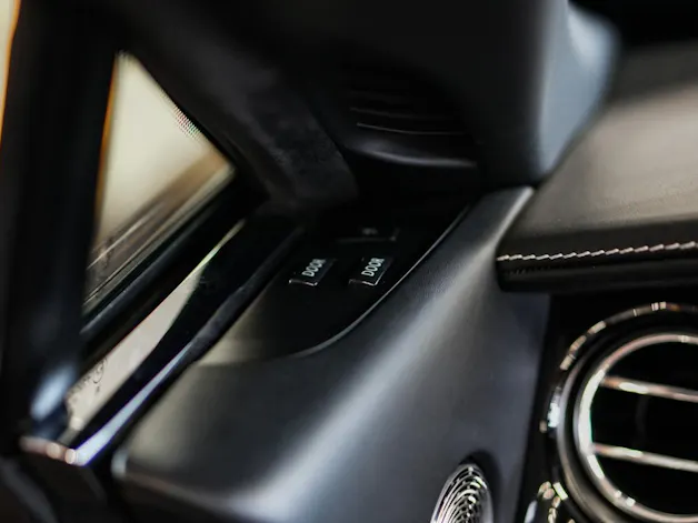 Rolls Royce ROLLS-ROYCE Dawn 6.6 V12 Black Badge