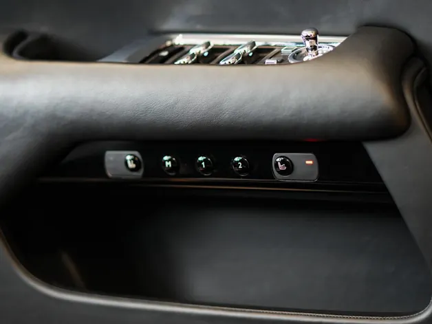 Rolls Royce ROLLS-ROYCE Dawn 6.6 V12 Black Badge