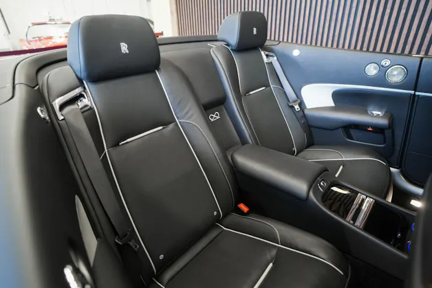 Rolls Royce ROLLS-ROYCE Dawn 6.6 V12 Black Badge
